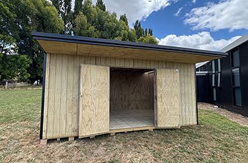 Hanging Out in your new [Overhang Roof] Shed 